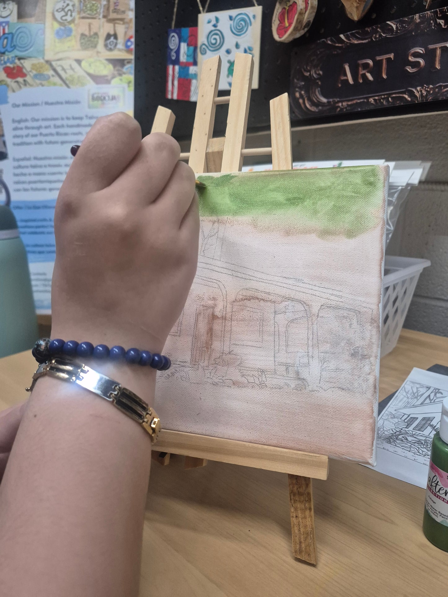 Paint and discover art kit